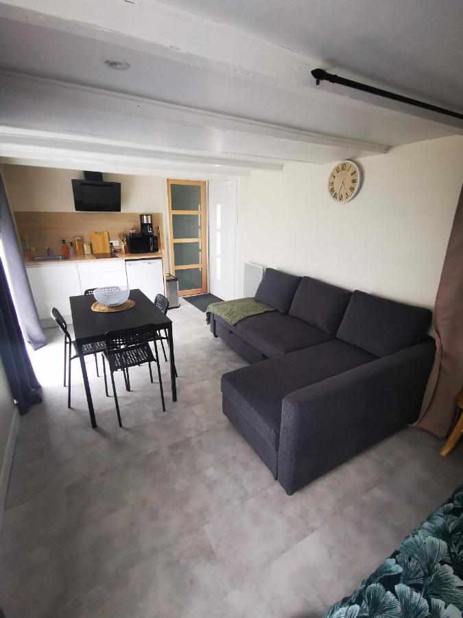 Logement Chaleureux Avec Parking Gratuit Oyre المظهر الخارجي الصورة